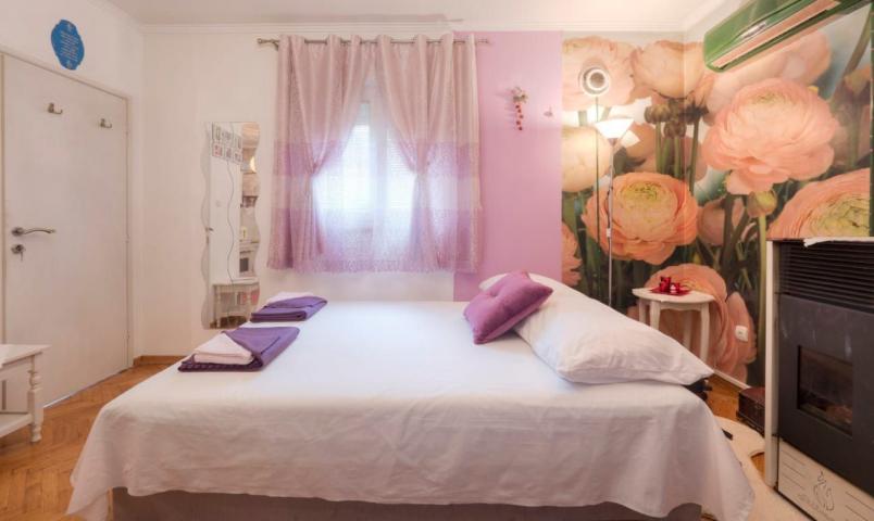 Prodaja, Budva, Dubovica-Kuca 42m2 sa dvoristem od 153m2