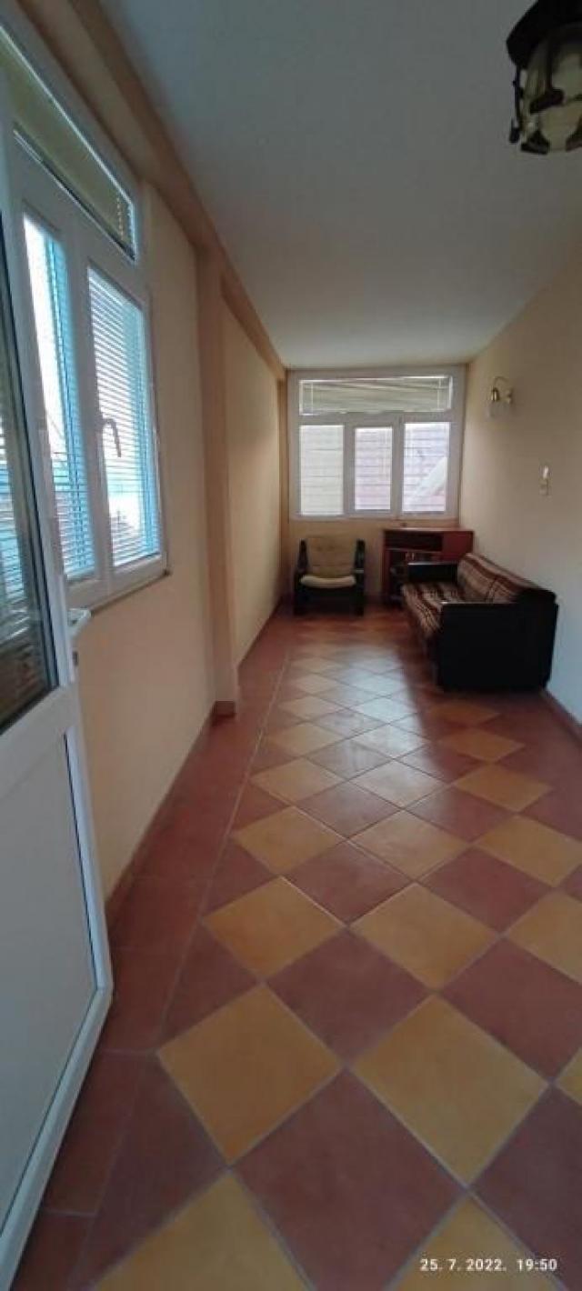 Tivat - Kuća sa pogledom na more na atraktivnoj lokaciji (120 m² + 500 m² dvorište)
