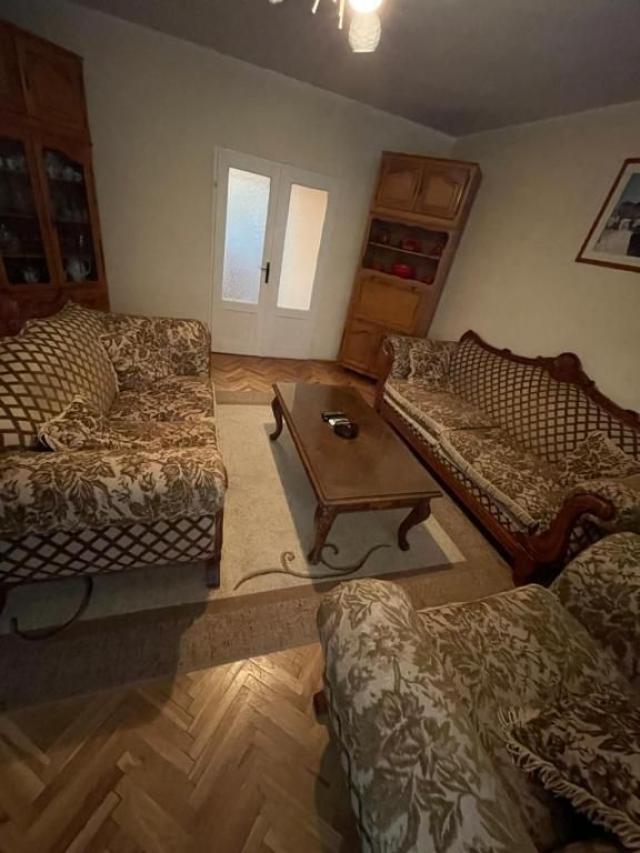Tivat - Kuća sa pogledom na more na atraktivnoj lokaciji (120 m² + 500 m² dvorište)