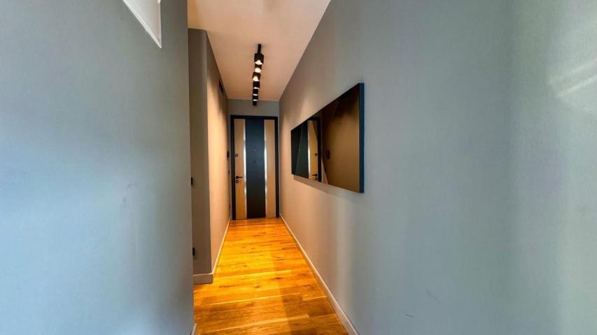 Luksuzan dvosoban stan 65m² sa garažnim mestom u Tivtu, Crna Gora - 150 metara od mora