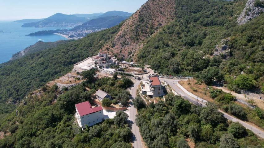 Kuljače, Budvanska Rivijera – Plac sa Panoramskim Pogledom na More 7727 m² za Izgradnju Luksuznih Vi
