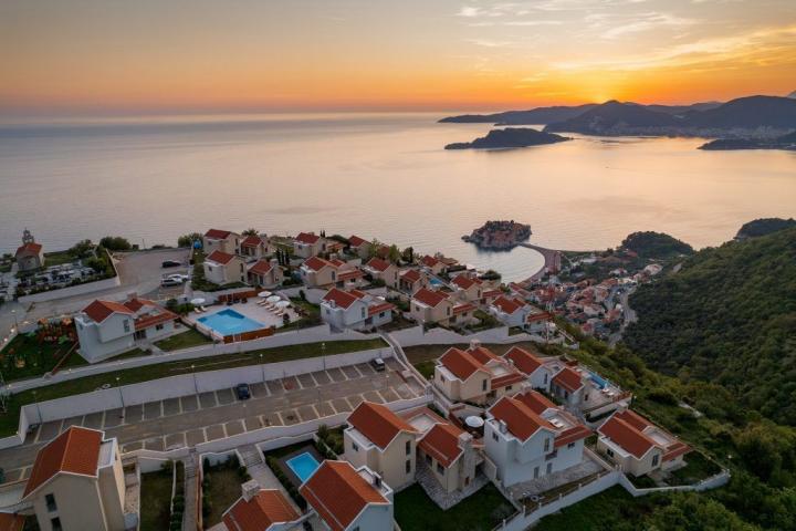 Ekskluzivne Vile sa Bazenom i Panoramskim Pogledom u kompleksu 'Carsko Selo', Blizikuće – (Vila 1)