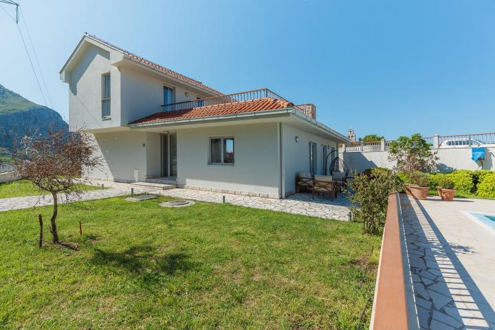 Ekskluzivne Vile sa Bazenom i Panoramskim Pogledom u kompleksu 'Carsko Selo', Blizikuće – (Vila 1)