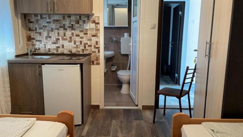 Apartmanska Kuća 400m² sa Pogledom na More u Sutomoru