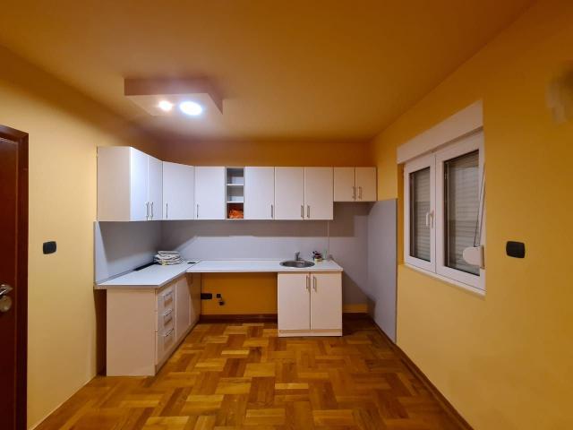 Trosoban duplex stan 110m2 u Podgorici, Zagoric (na duzi period)