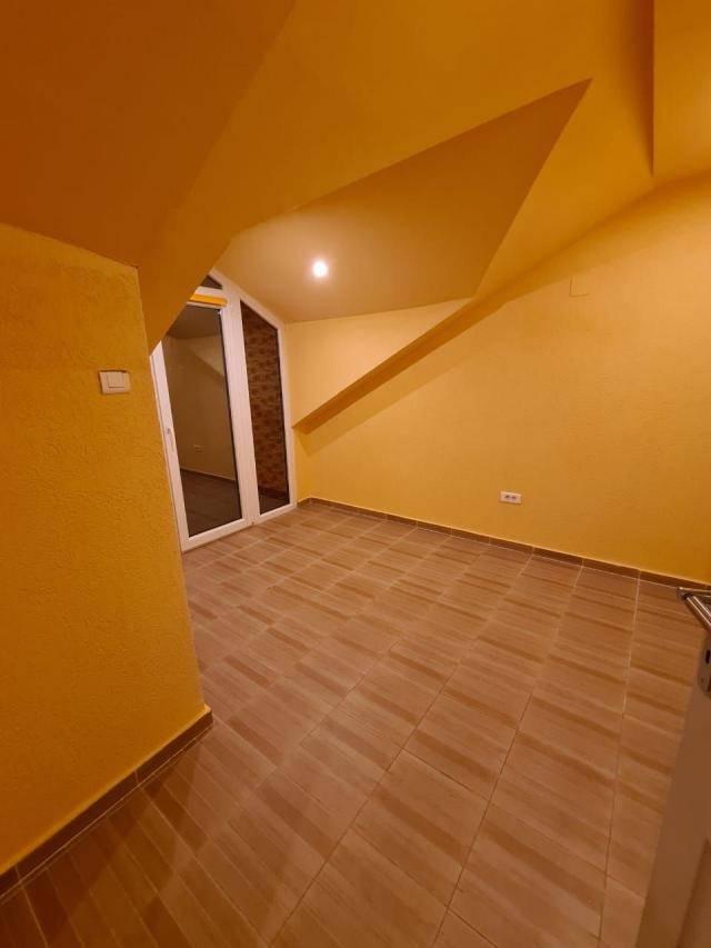 Trosoban duplex stan 110m2 u Podgorici, Zagoric (na duzi period)