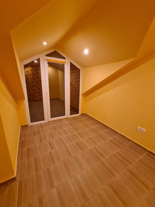Trosoban duplex stan 110m2 u Podgorici, Zagoric (na duzi period)