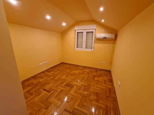 Trosoban duplex stan 110m2 u Podgorici, Zagoric (na duzi period)