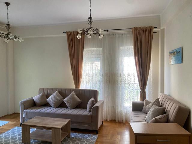 Budva, Lazi - Dvosoban stan u zgradi sa bazenom (MOGUCNOST PLACANJA U RUSIJI)