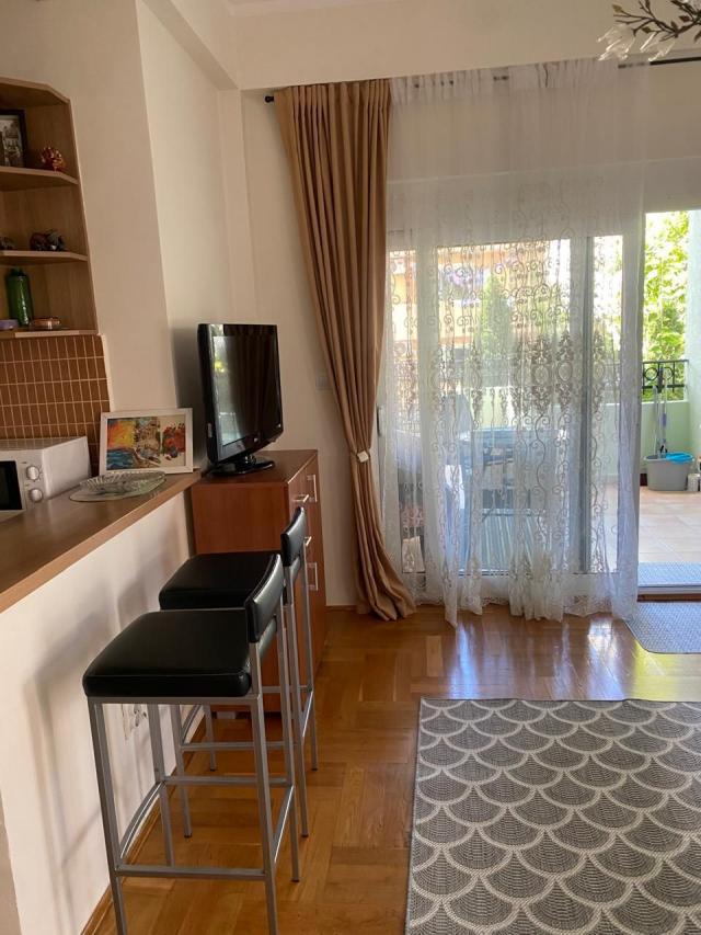 Budva, Lazi - Dvosoban stan u zgradi sa bazenom (MOGUCNOST PLACANJA U RUSIJI)