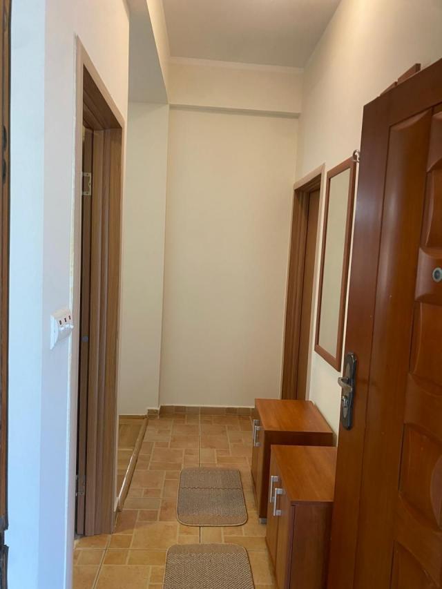 Budva, Lazi - Dvosoban stan u zgradi sa bazenom (MOGUCNOST PLACANJA U RUSIJI)