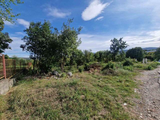 Danilovgrad-Urbanizovan plac 738m2