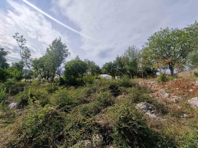 Danilovgrad-Urbanizovan plac 738m2