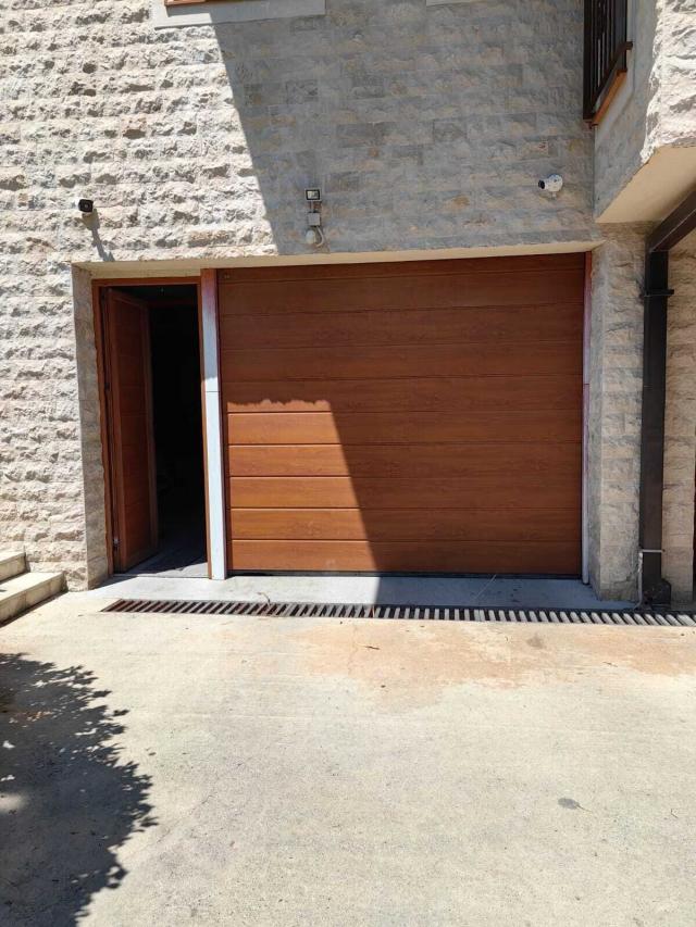 Luksuzan Penthaus od 140 m² u Baošićima, Herceg Novi – 50 Metara od Mora, U Kompleksu sa Bazenom!