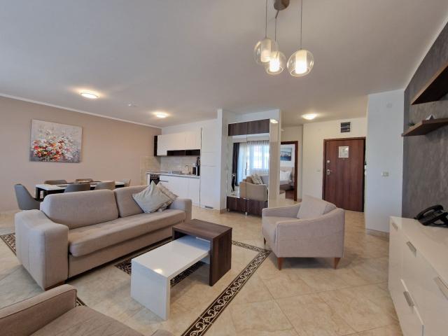 Jednosoban apartman u kompleksu Anatolia, Povrsine 90m2 (Na duzi period)