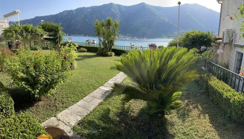 Kuća na prodaju, Kotor-naselje Dobrota