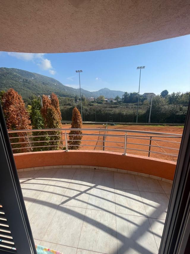 Prodaja dvosobnog stana 85 m² – Lastva Grbaljska, Budva