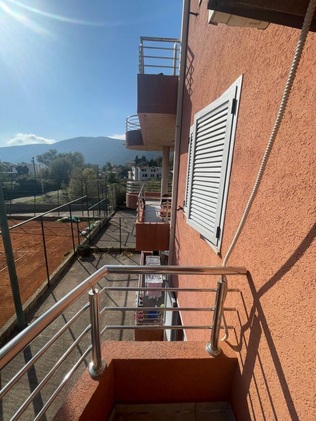 Prodaja dvosobnog stana 85 m² – Lastva Grbaljska, Budva