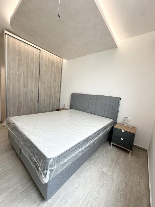 Na prodaju luksuzno opremljen dvosoban stan 74m² sa pogledom na more – Bečići