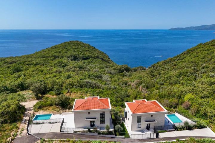 Budva, Reževići – Dve Nove Luksuzna Vila sa Pogledom na More i Bazenom