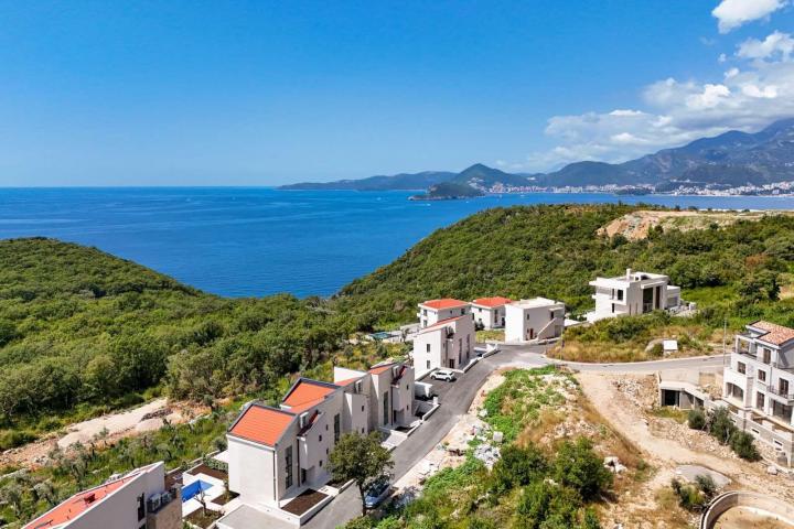 Budva, Reževići – Dve Nove Luksuzna Vila sa Pogledom na More i Bazenom