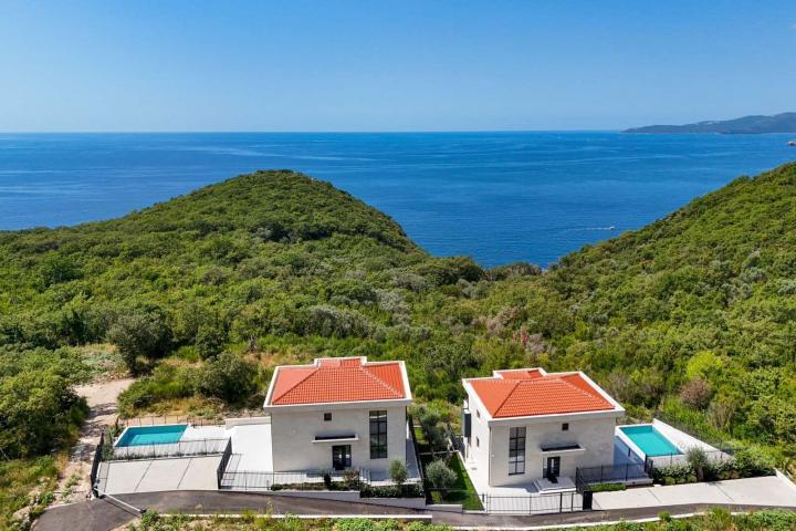 Budva, Reževići – Dve Nove Luksuzna Vila sa Pogledom na More i Bazenom