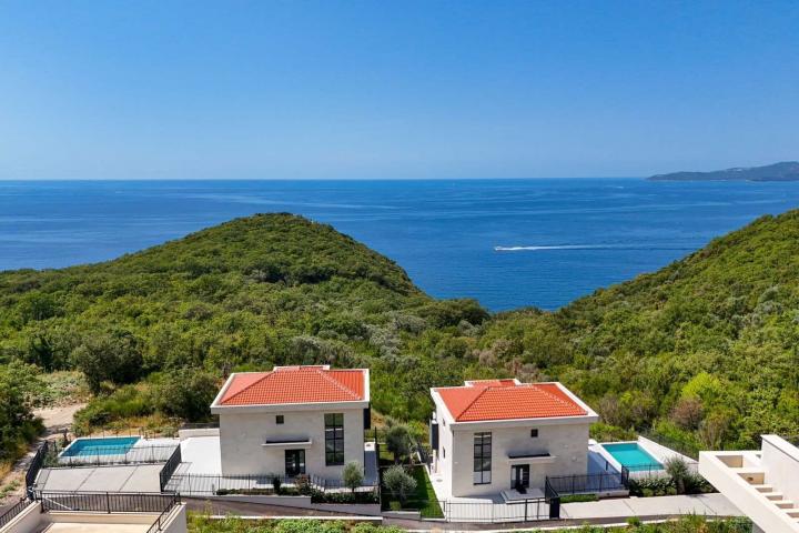 Budva, Reževići – Dve Nove Luksuzna Vila sa Pogledom na More i Bazenom