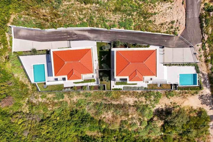 Budva, Reževići – Dve Nove Luksuzna Vila sa Pogledom na More i Bazenom