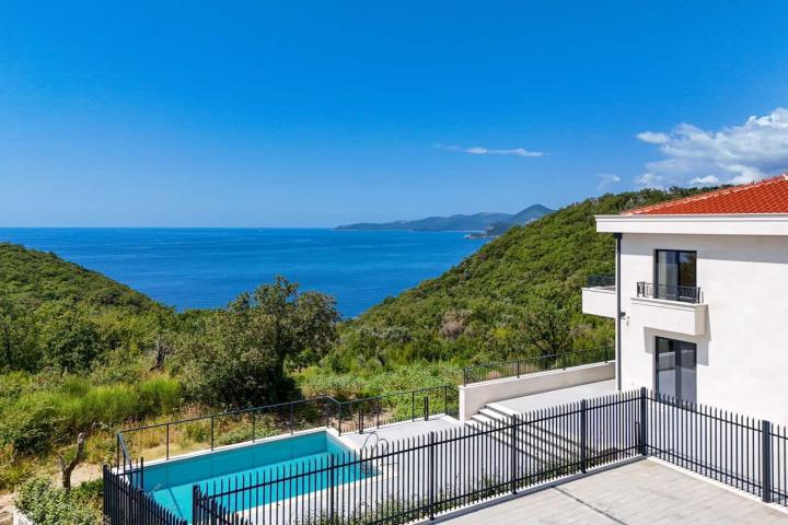 Budva, Reževići – Dve Nove Luksuzna Vila sa Pogledom na More i Bazenom