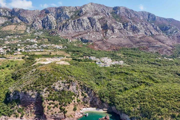Budva, Reževići – Dve Nove Luksuzna Vila sa Pogledom na More i Bazenom