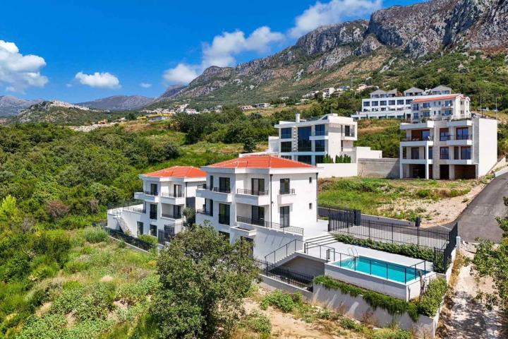 Budva, Reževići – Dve Nove Luksuzna Vila sa Pogledom na More i Bazenom