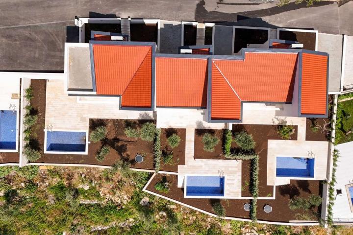 Luksuzan townhouse 195m² sa bazenom i panoramskim pogledom na more, Reževići