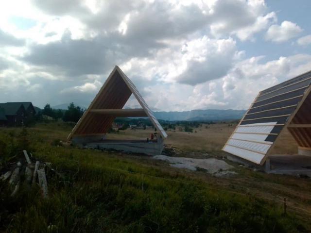 Borje, Žabljak – Plac 4000 m² na Prodaju