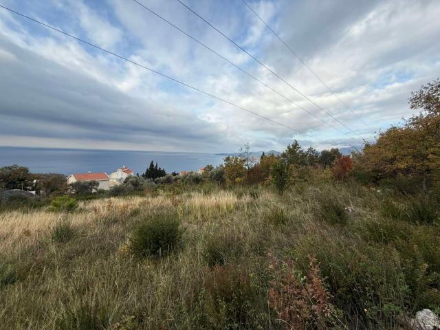 Urbanizovan plac 1.891 m² sa pogledom na more, Blizikuće, Budva