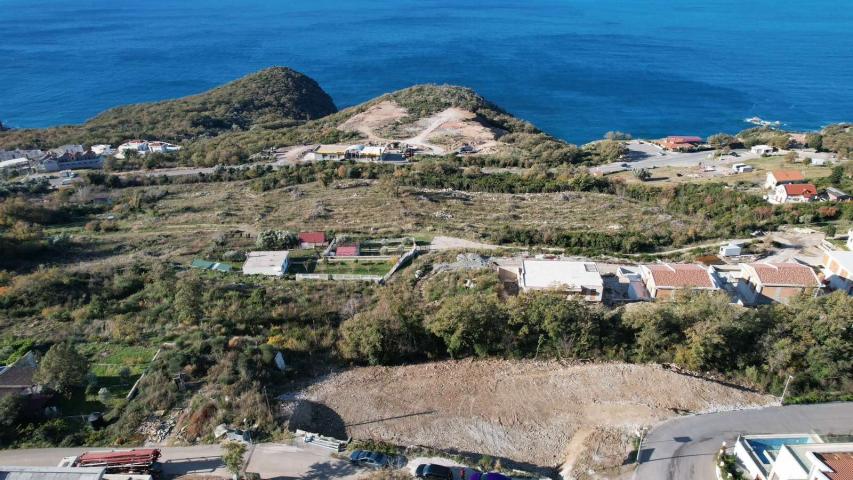 Urbanizovan plac 1.320 m² sa pogledom na more za gradnju 3 vile, Blizikuće, Budva