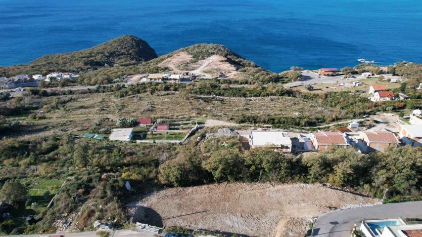 Urbanizovan plac 1.320 m² sa pogledom na more za gradnju 3 vile, Blizikuće, Budva