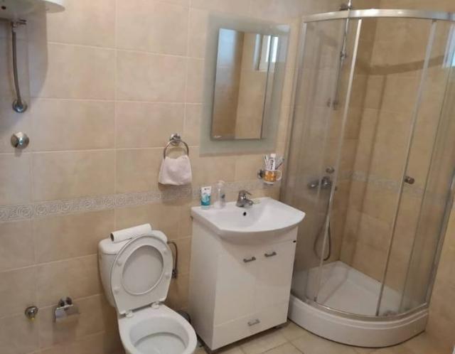Jednosoban stan u luksuznom kompleksu sa bazenom i spa centrom - Bečići (Na duzi period)