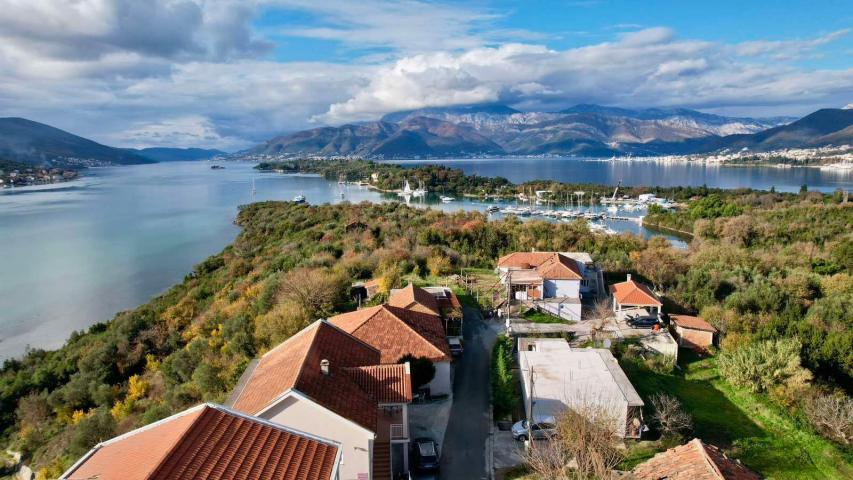 Urbanizovan plac 3.789 m² s prelepim pogledom na more, Tivat-Mrčevac
