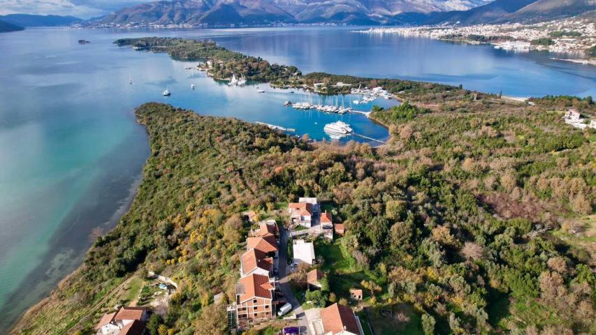 Urbanizovan plac 3.789 m² s prelepim pogledom na more, Tivat-Mrčevac