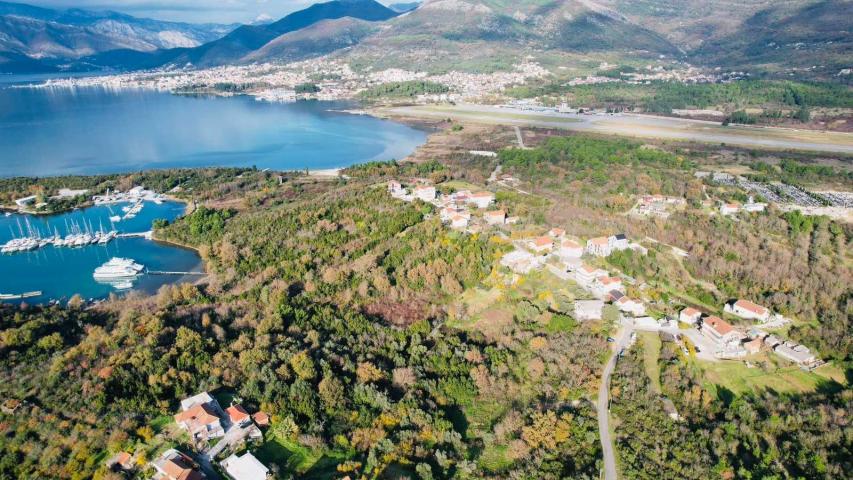 Urbanizovan plac 3.789 m² s prelepim pogledom na more, Tivat-Mrčevac
