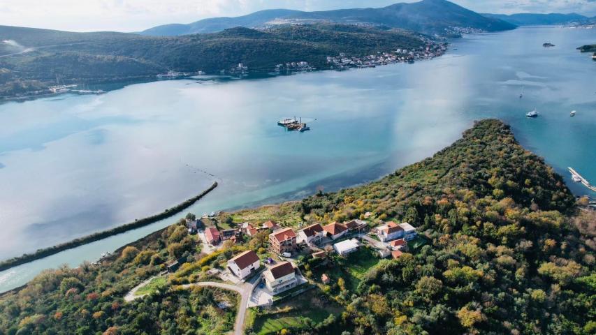 Urbanizovan plac 3.789 m² s prelepim pogledom na more, Tivat-Mrčevac