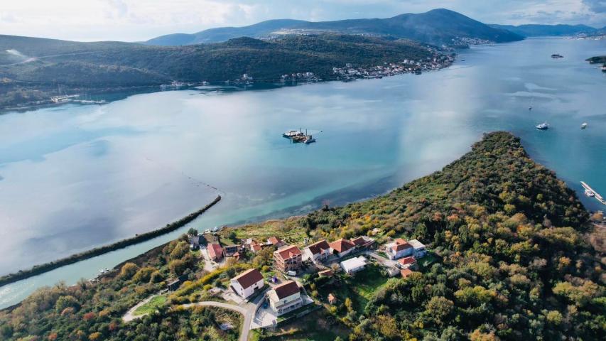 Urbanizovan plac 3.789 m² s prelepim pogledom na more, Tivat-Mrčevac