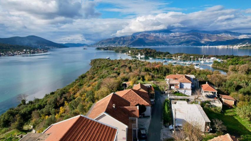 Urbanizovan plac 3.789 m² s prelepim pogledom na more, Tivat-Mrčevac