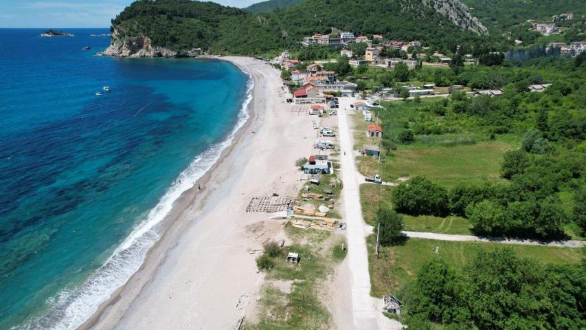Urbanizovan plac na 100 metara od mora u Buljarici, 1.433 m²