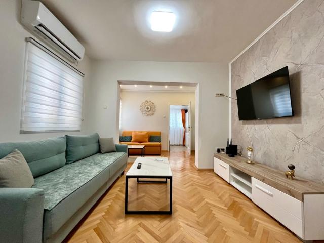 Budva, Babilonija-Trosoban renoviran stan 80m2 na atraktivnoj lokaciji