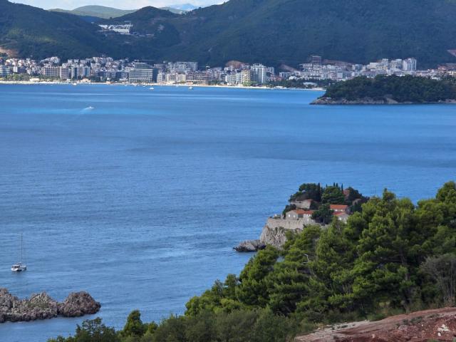 Prodaja građevinskog zemljista 2.682 m² za izgradnju 5 luksuznih vila sa pogledom na more – Blizikuć