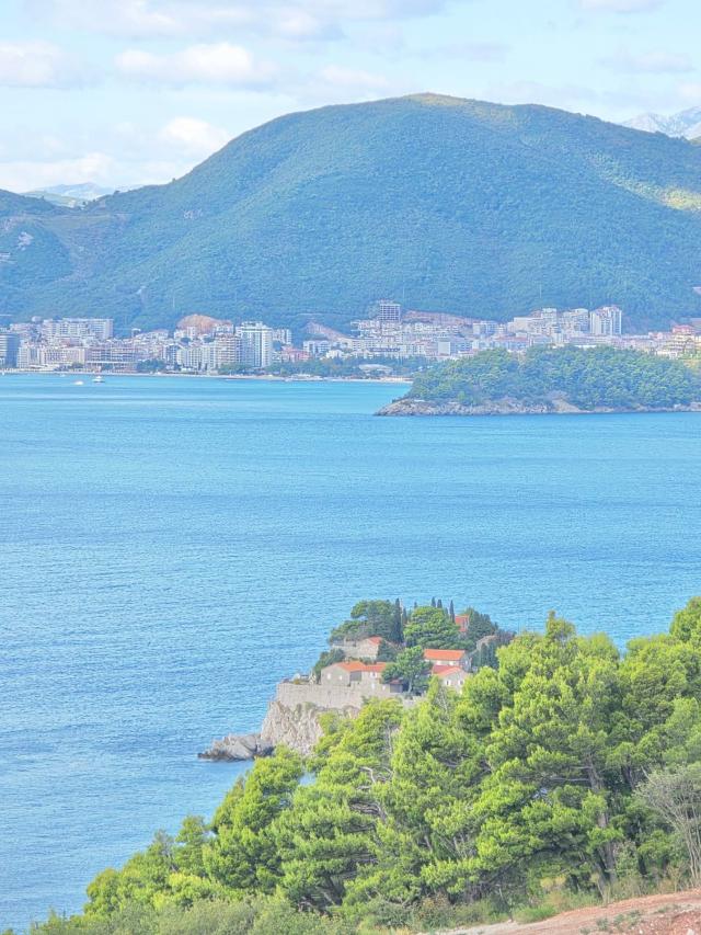 Prodaja građevinskog zemljista 2.682 m² za izgradnju 5 luksuznih vila sa pogledom na more – Blizikuć