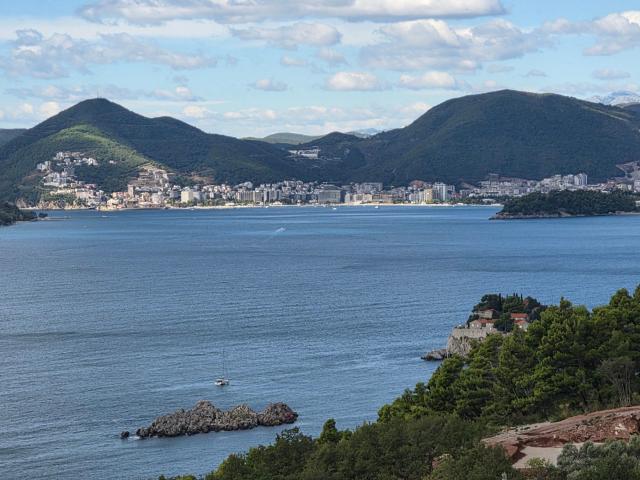 Prodaja građevinskog zemljista 2.682 m² za izgradnju 5 luksuznih vila sa pogledom na more – Blizikuć
