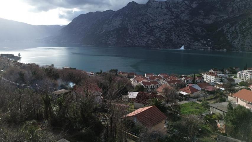 Urbanizovan plac 425 m² sa pogledom na more, 200 m od obale - Risan, Kotor