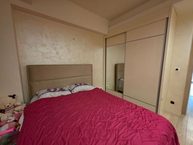 Luksuzno opremljen dvosoban stan 80m² u Budvi, Rozino